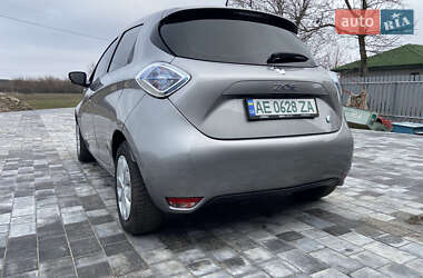 Хэтчбек Renault Zoe 2016 в 