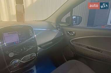 Хэтчбек Renault Zoe 2017 в 