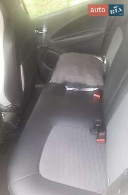 Хэтчбек Renault Zoe 2020 в 
