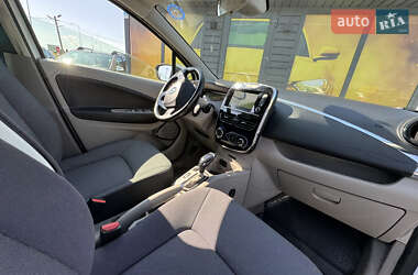 Хэтчбек Renault Zoe 2016 в 