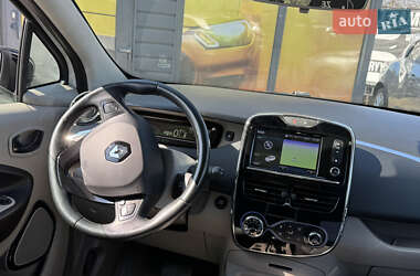 Хэтчбек Renault Zoe 2016 в 