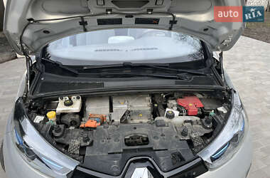 Хэтчбек Renault Zoe 2013 в 