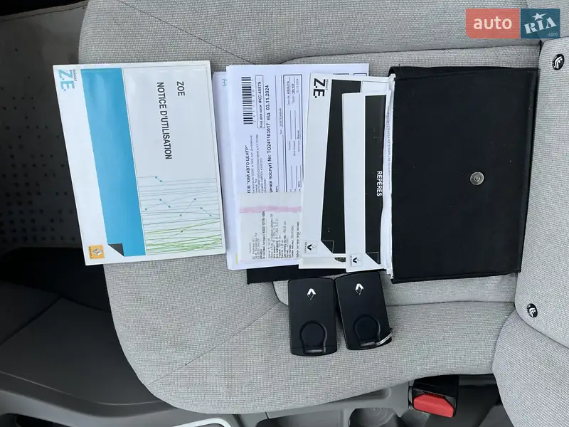 Хэтчбек Renault Zoe 2013 в Борисполе документ