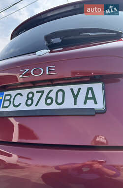 Хэтчбек Renault Zoe 2017 в 