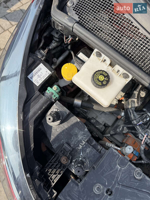 Хэтчбек Renault Zoe 2017 в Львове фото 50 Хэтчбек Renault Zoe 2017 в Львове