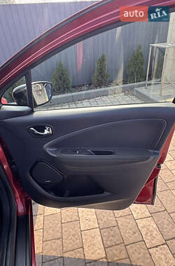 Хэтчбек Renault Zoe 2017 в 