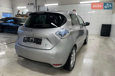 Хэтчбек Renault Zoe 2016 в 