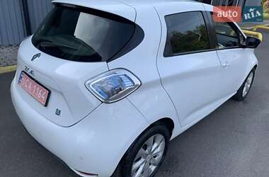 Хэтчбек Renault Zoe 2016 в 