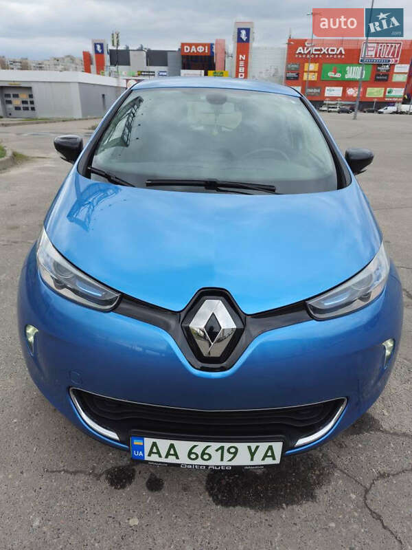 Хэтчбек Renault Zoe 2018 в 
