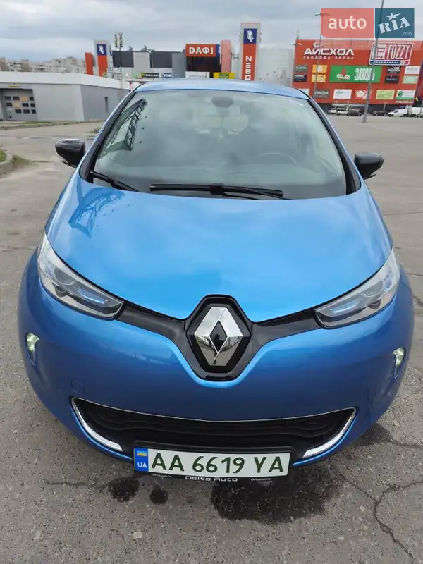 Хэтчбек Renault Zoe 2018 в 