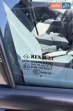 Хэтчбек Renault Zoe 2014 в 