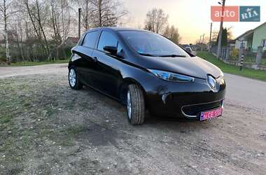 Хэтчбек Renault Zoe 2015 в 
