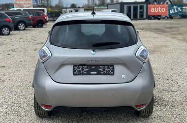 Хэтчбек Renault Zoe 2015 в 