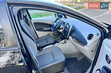Хэтчбек Renault Zoe 2015 в 