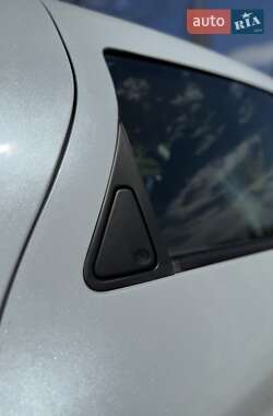 Хэтчбек Renault Zoe 2020 в 