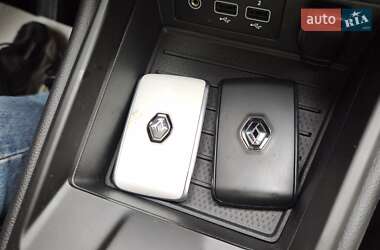 Хэтчбек Renault Zoe 2023 в 