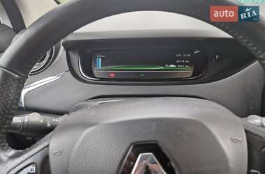 Хэтчбек Renault Zoe 2017 в 