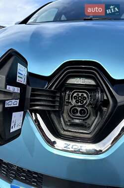 Хэтчбек Renault Zoe 2020 в 