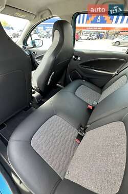 Хэтчбек Renault Zoe 2020 в 