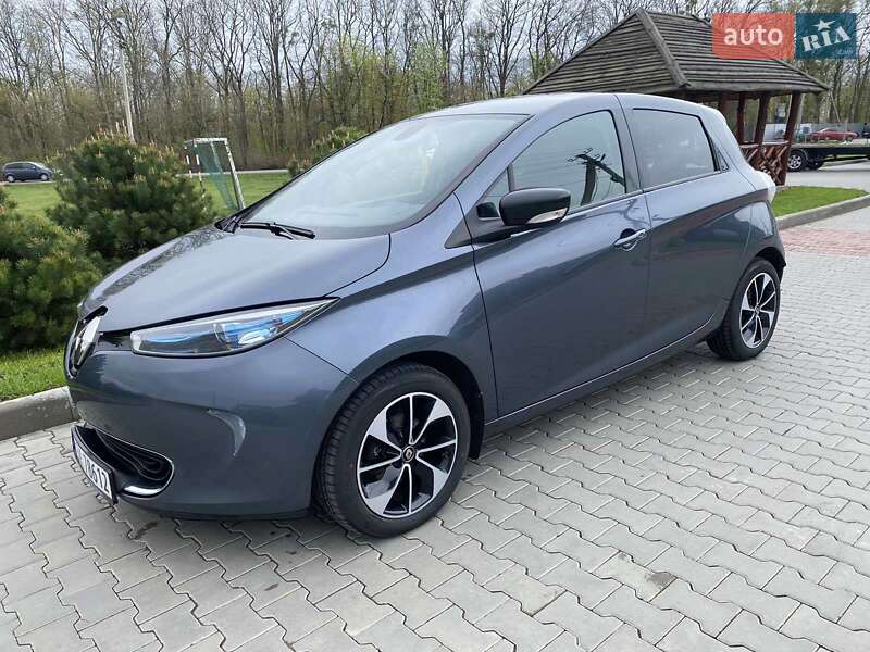 Хэтчбек Renault Zoe 2019 в 