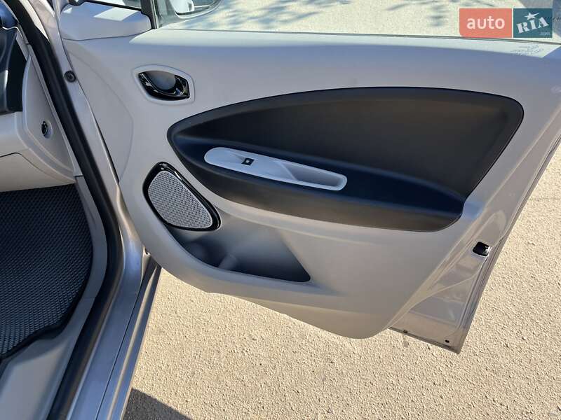 Хэтчбек Renault Zoe 2016 в Днепре