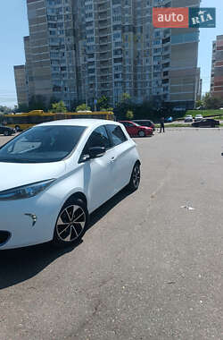 Хэтчбек Renault Zoe 2018 в 