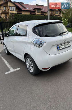 Хэтчбек Renault Zoe 2016 в 