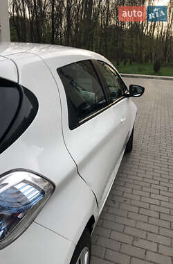 Хэтчбек Renault Zoe 2017 в 