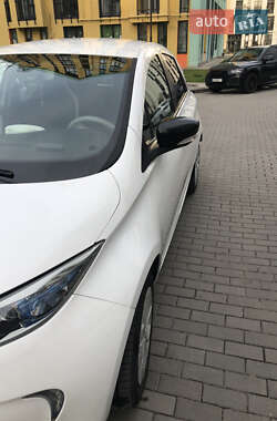 Хэтчбек Renault Zoe 2017 в 