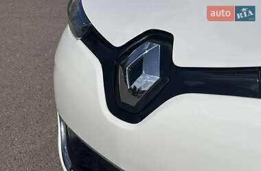 Хетчбек Renault Zoe 2015 в 