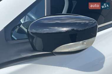 Хетчбек Renault Zoe 2015 в 