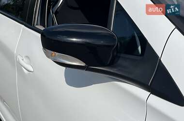 Хетчбек Renault Zoe 2015 в 