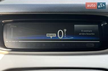 Хетчбек Renault Zoe 2015 в 