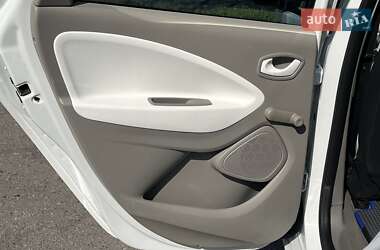 Хетчбек Renault Zoe 2015 в 