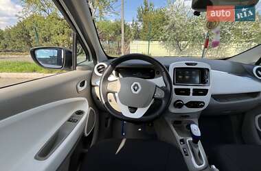 Хетчбек Renault Zoe 2015 в 