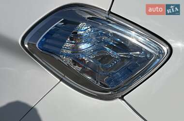 Хетчбек Renault Zoe 2015 в 