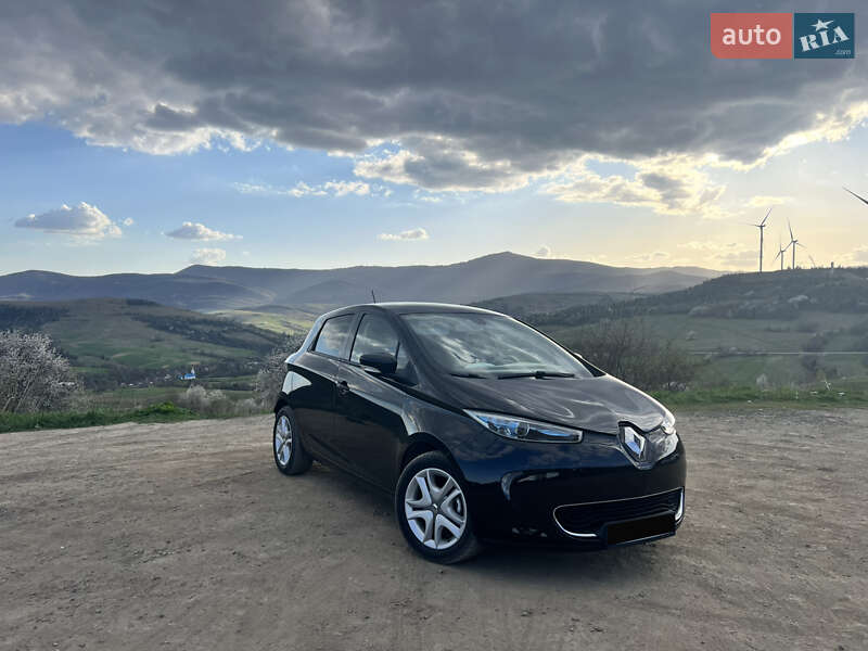Хэтчбек Renault Zoe 2019 в 