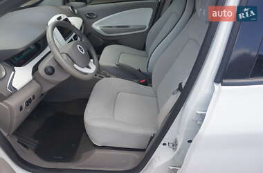 Хэтчбек Renault Zoe 2017 в 