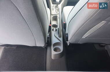 Хэтчбек Renault Zoe 2017 в 
