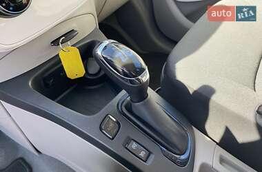 Хэтчбек Renault Zoe 2019 в 