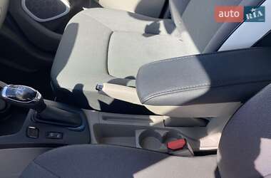Хэтчбек Renault Zoe 2019 в 