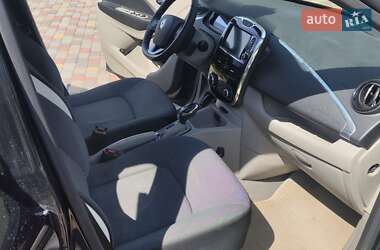 Хетчбек Renault Zoe 2016 в 