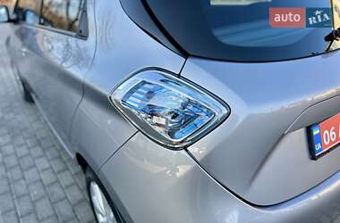 Хетчбек Renault Zoe 2016 в 