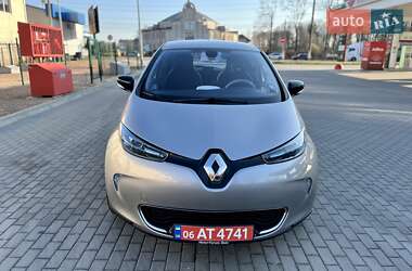 Хетчбек Renault Zoe 2016 в 