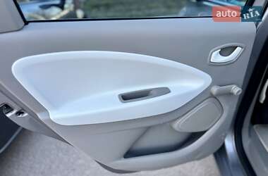 Хетчбек Renault Zoe 2016 в 