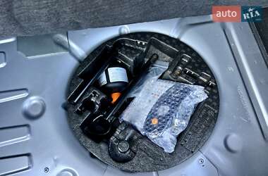 Хетчбек Renault Zoe 2016 в 