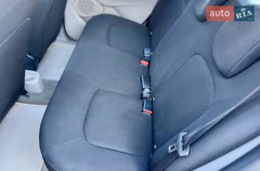 Хетчбек Renault Zoe 2016 в 