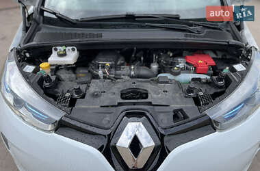 Хэтчбек Renault Zoe 2017 в 