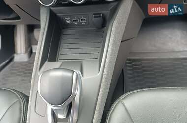 Хэтчбек Renault Zoe 2020 в 
