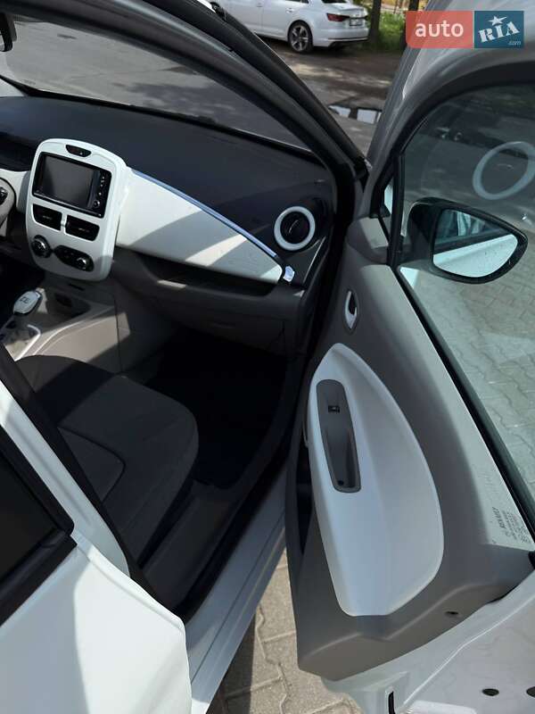 Хэтчбек Renault Zoe 2016 в Львове